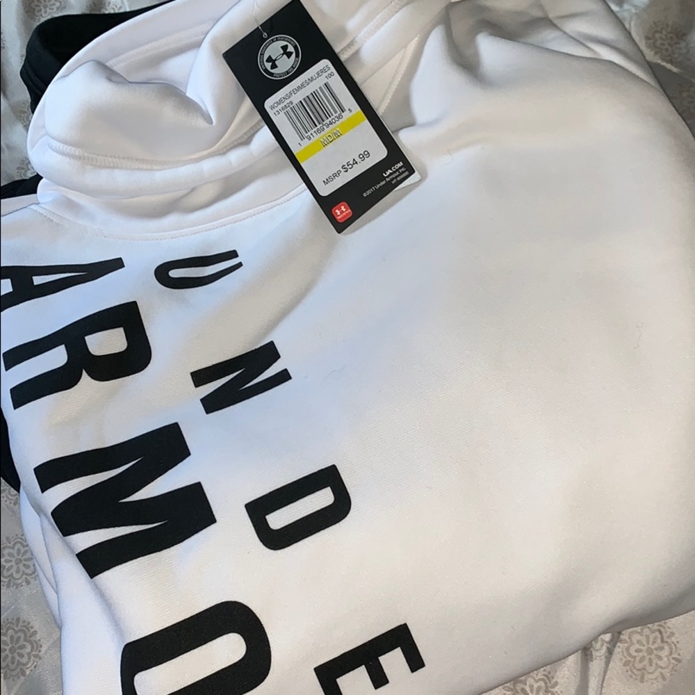 White under armour sweatshirt
